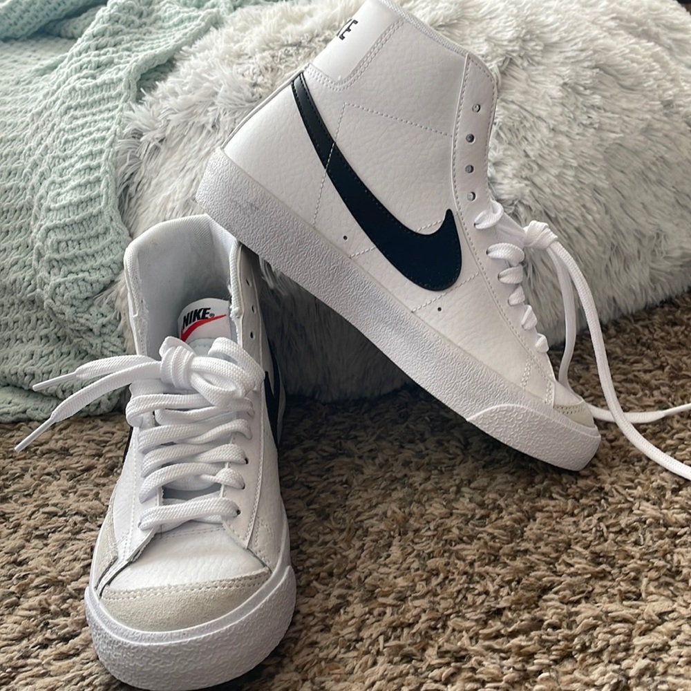 Nikes blaze